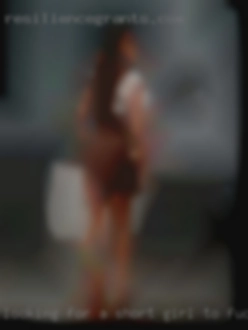 looking for a short girl to fuck
