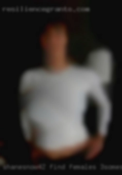 shanesnow42 find females 3somes